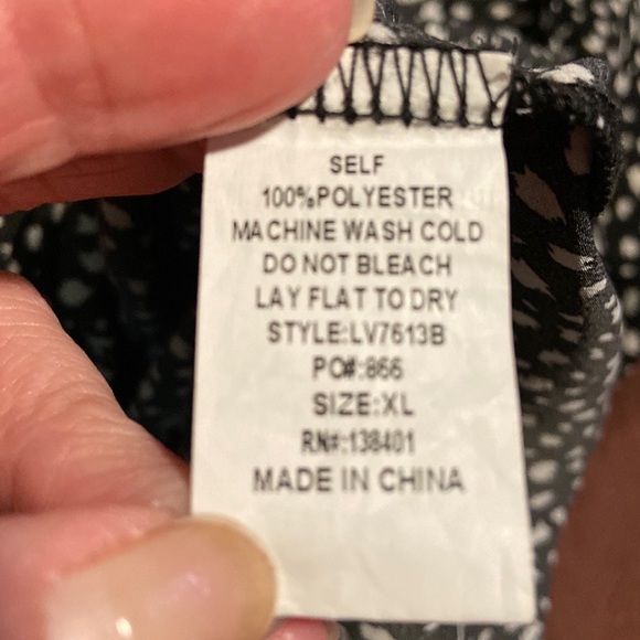 Sleeveless Blouse by Betsy’s Boutique Shop. EUC! - Picture 16 of 16